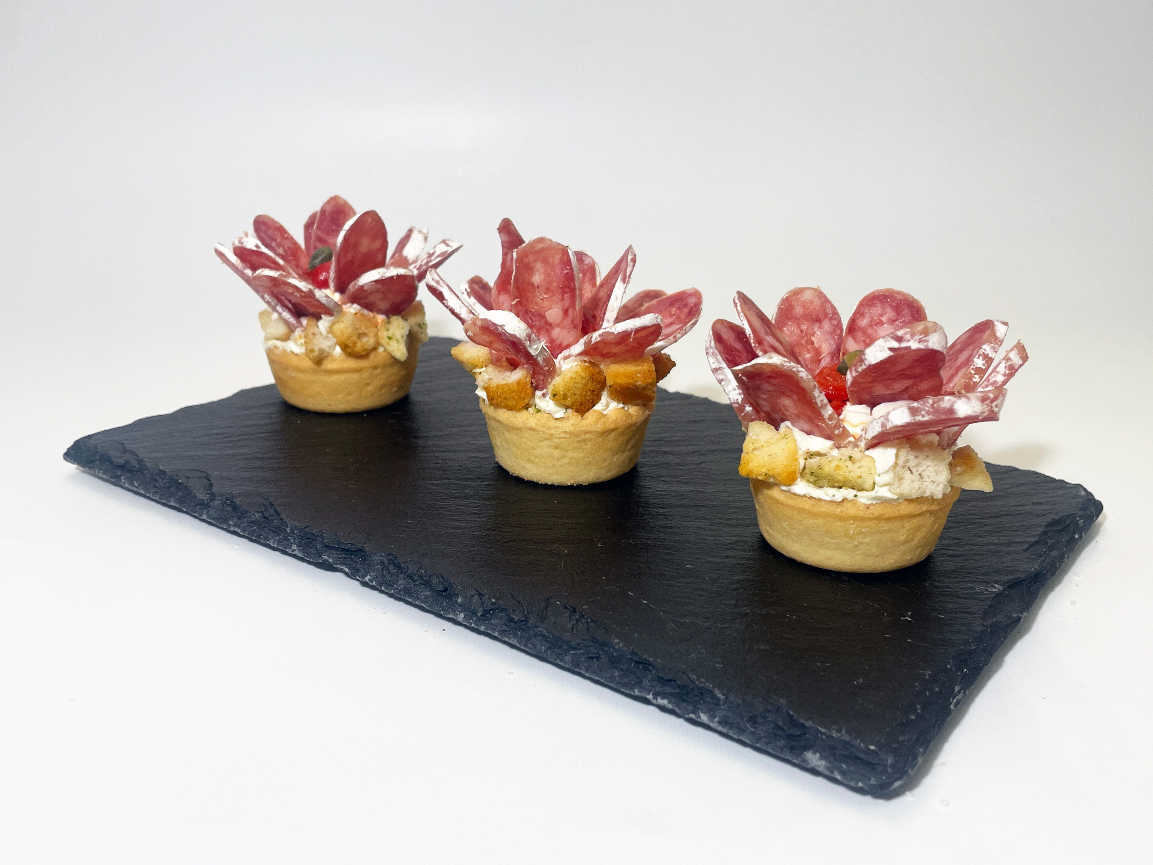 Salami med croutoner små saltede tærter (15stk)